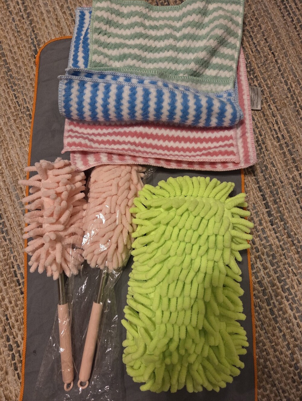 Microfiber Cloth Dusters - Picture 4 of 5